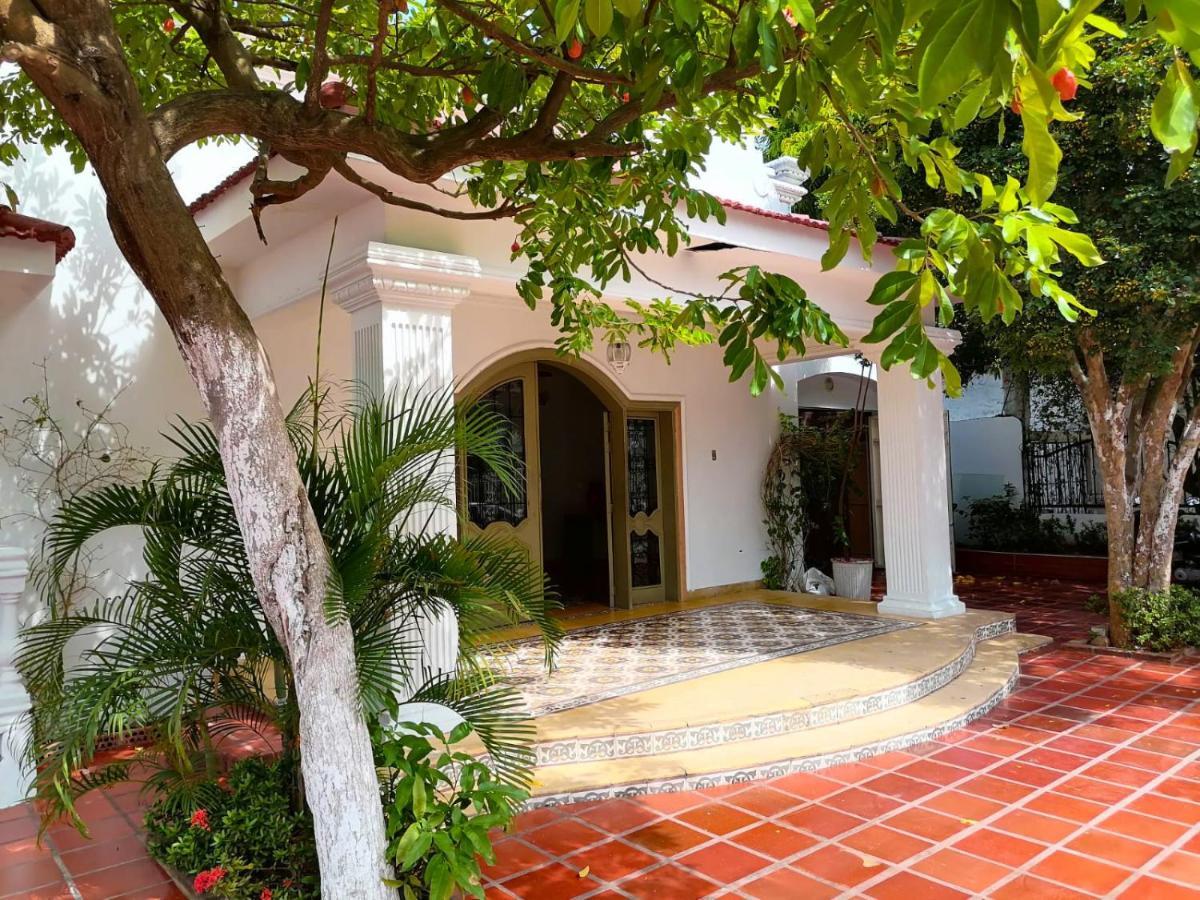 Bed and Breakfast Casa Bahia Colonial - Картахена Экстерьер фото