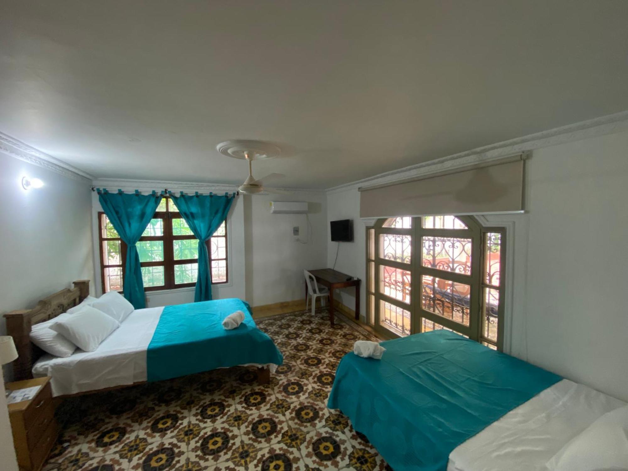 Bed and Breakfast Casa Bahia Colonial - Картахена Экстерьер фото
