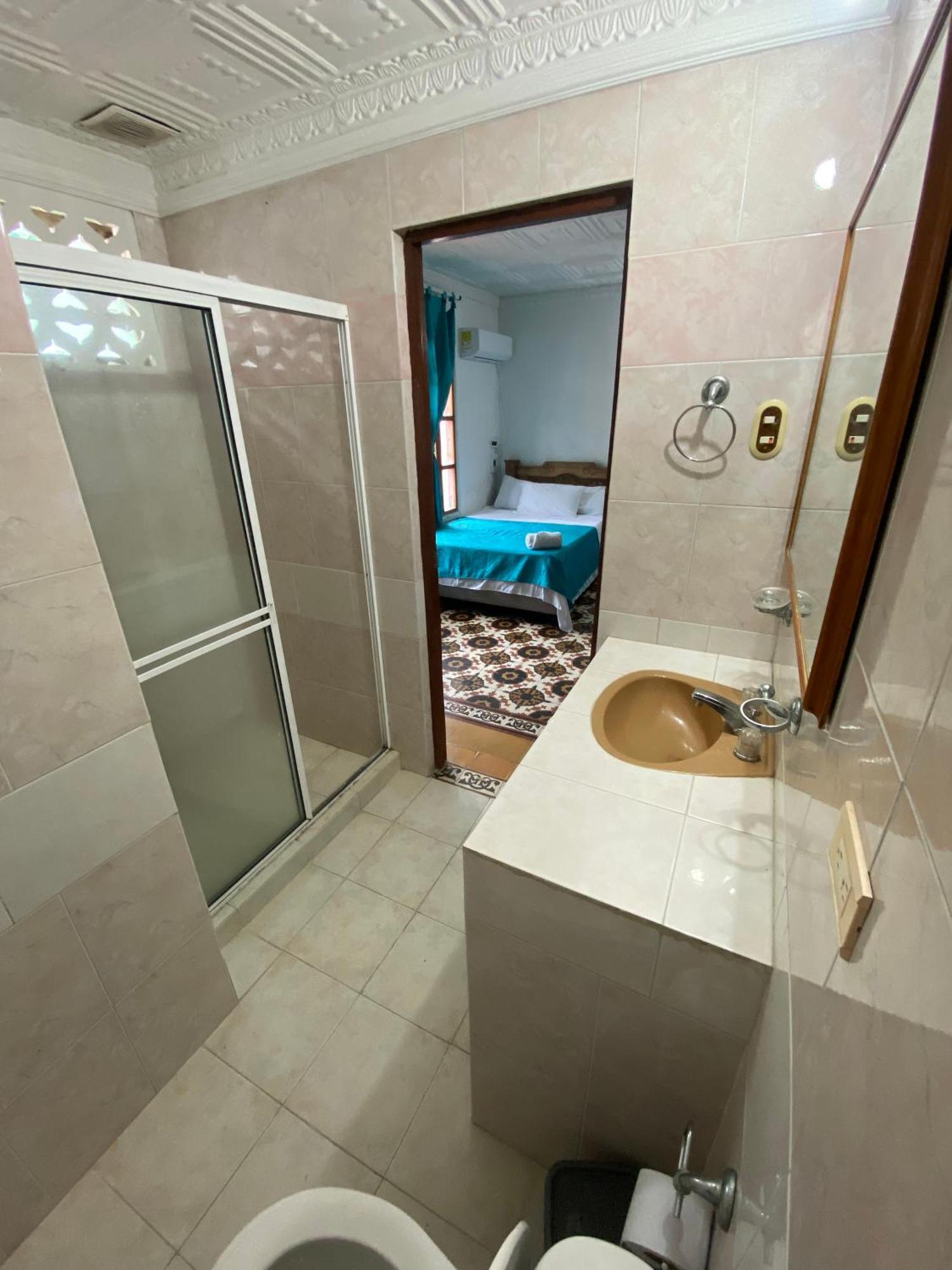 Bed and Breakfast Casa Bahia Colonial - Картахена Экстерьер фото
